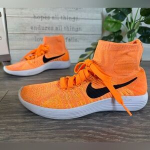 Nike Lunarepic Flyknit Mid-Top Sneakers in Laser Orange. Size 6.5